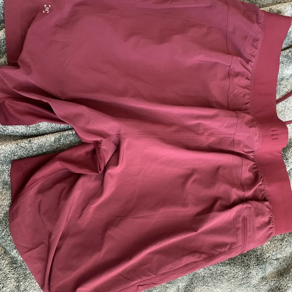 Lululemon T.H.E. Short - Picture 3 of 4